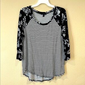 Signature Studio Floral sleeve Stripe baseball tee Shirt Top size 1X